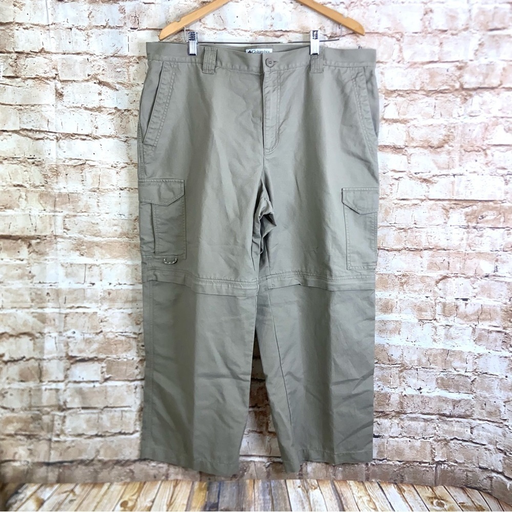 Columbia men’s Convertible Hiking Cargo Pants/Shorts Size 40
